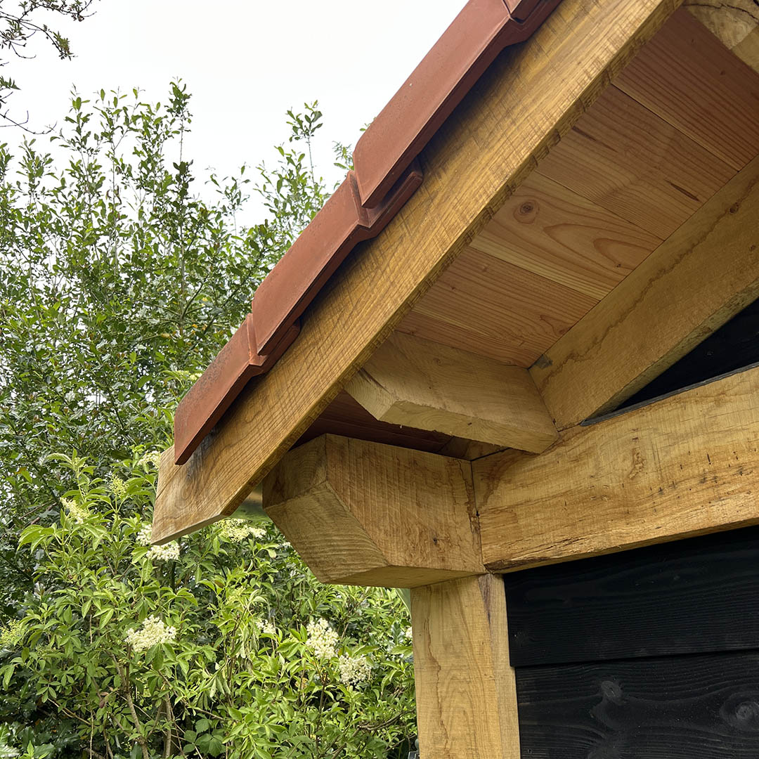 kapschuur-zijkant-dak-eindresultaat-steenwijk-ads-bouw