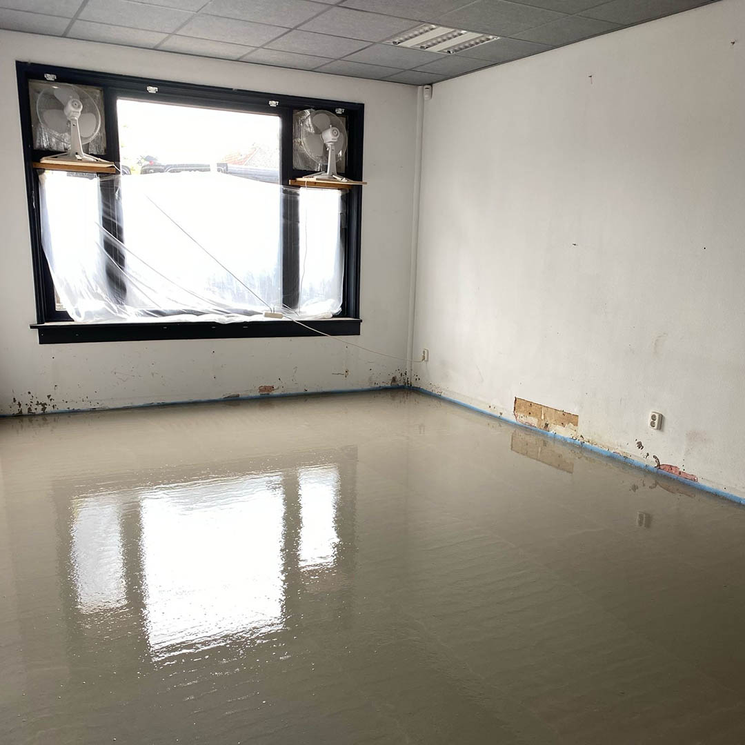 egaliseerwerk-ruimte-verbouwing-verduurzaming-sneek-timmerbedrijf