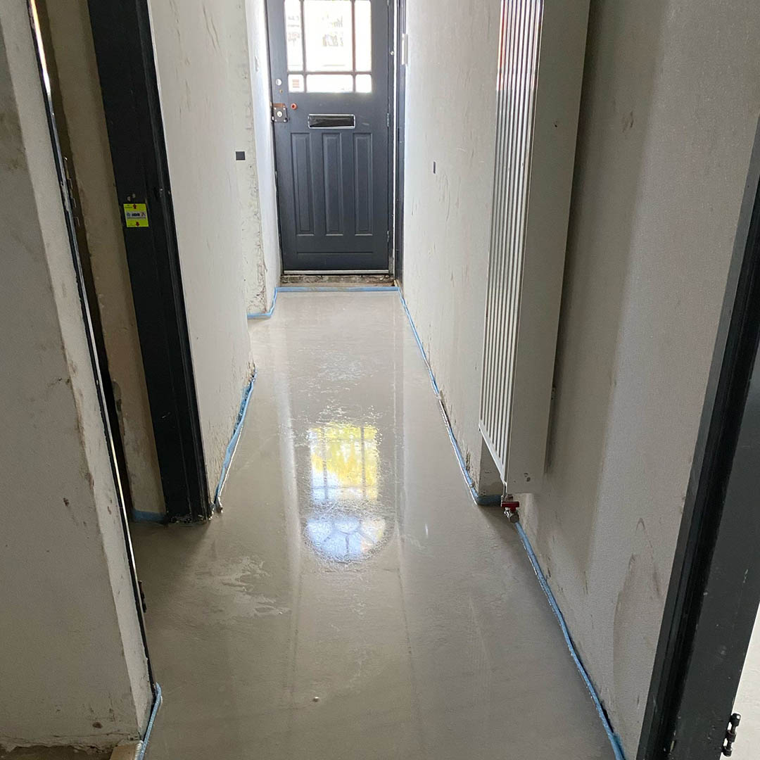 egaliseerwerk-vloer-hal-verbouwing-verduurzaming-sneek-timmerbedrijf