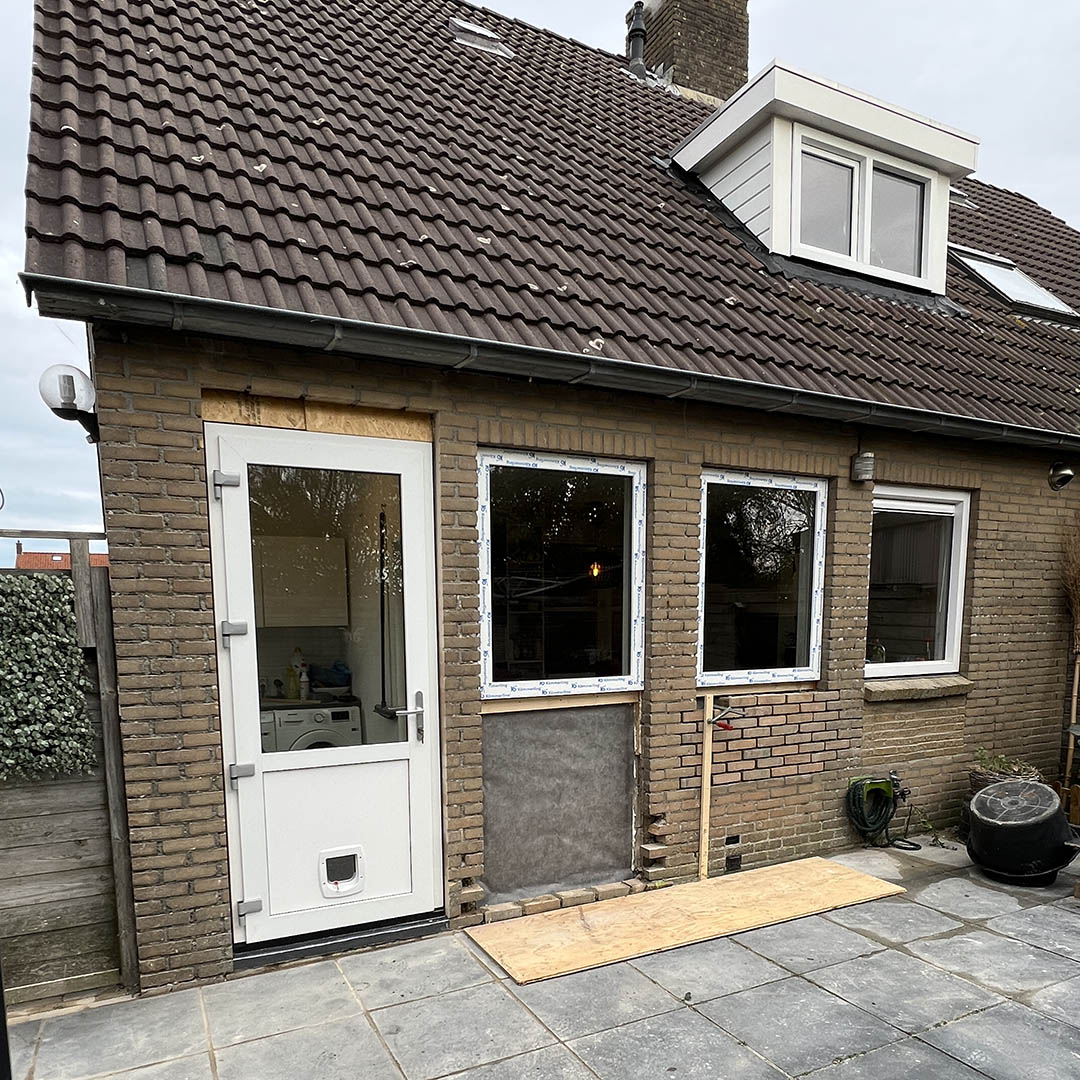 nieuw-kozijn-en-deur-geplaatst-leeuwarden-bouwbedrijf