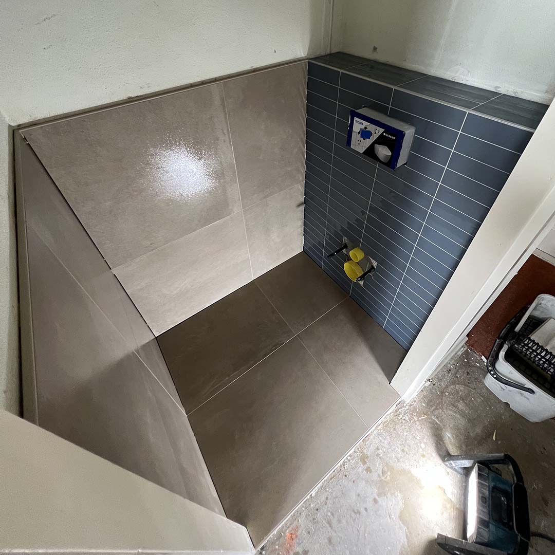 toiletrenovatie-tegels-voegen-sneek-ads-bouw