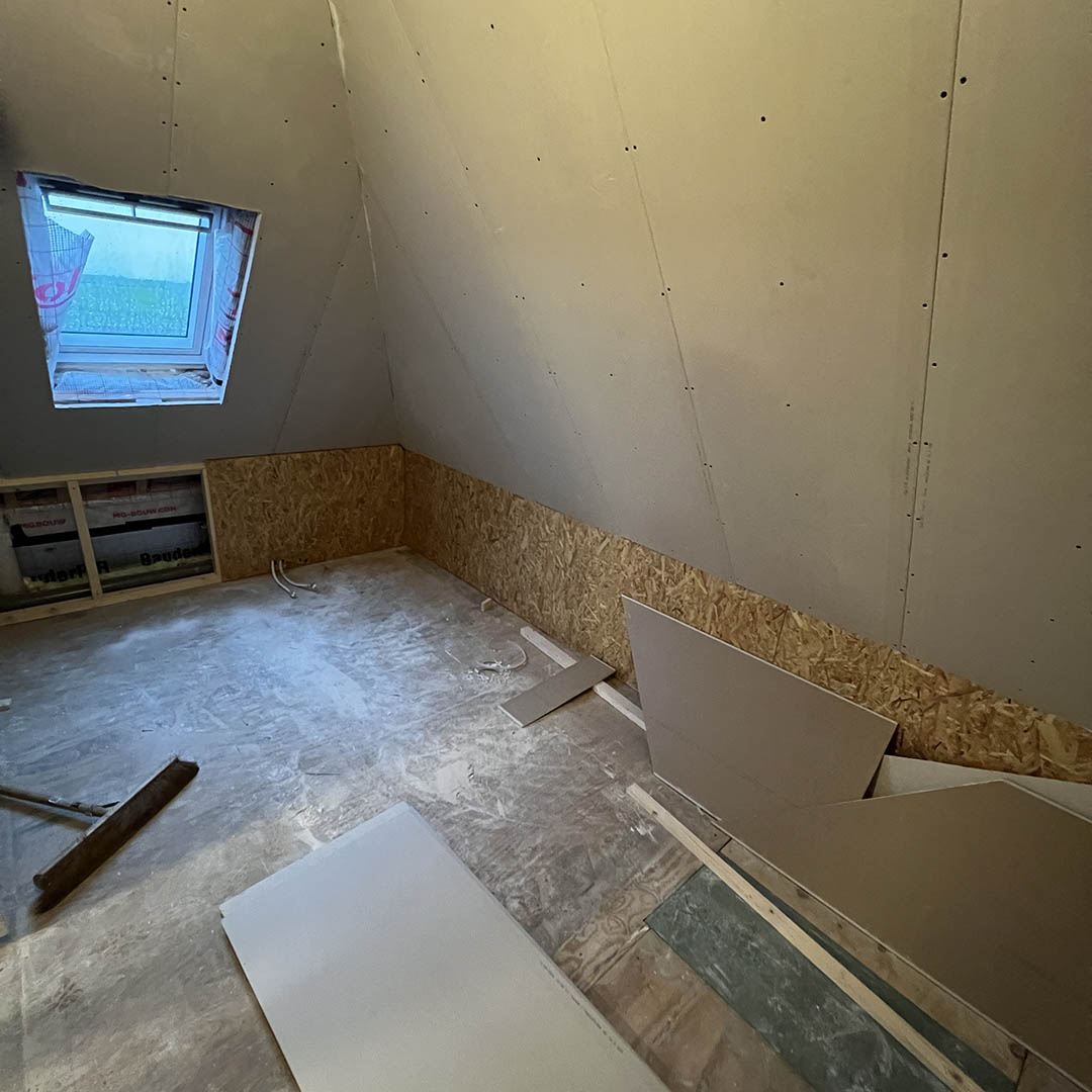 verbouwing-gipsplaten-schuine-wanden-itens-ads-bouw