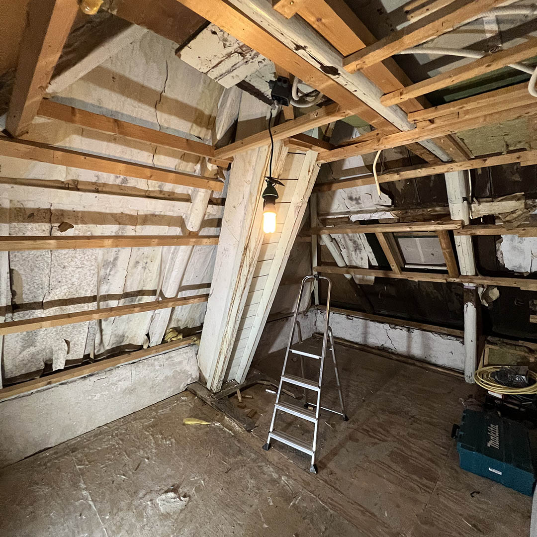 verbouwing-strippen-bovenruimte-itens-ads-bouw