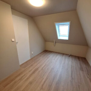 verbouwing-vloer-gelegd-en-geverfd-itens-ads-bouw